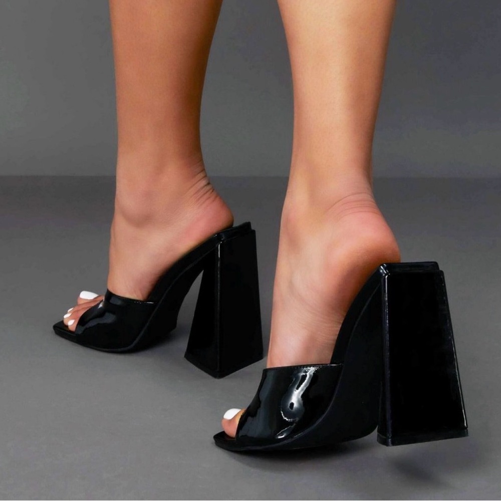 🔵LEMONADE Patent Faux Leather Black Block Heeled Mules